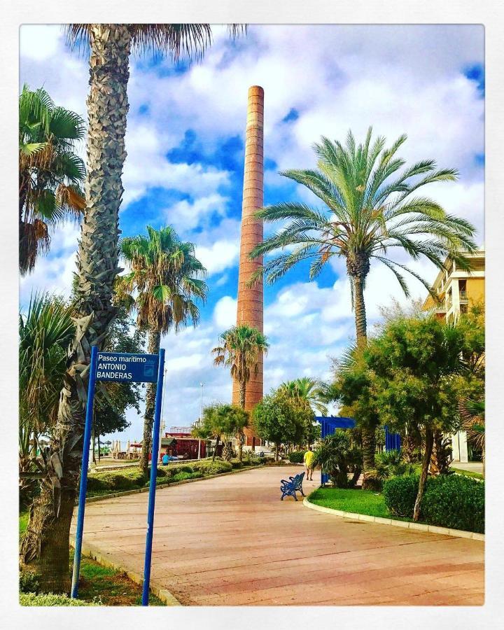 Precioso Apartamento A 5 Minutos Andando De La Playa マラガ エクステリア 写真